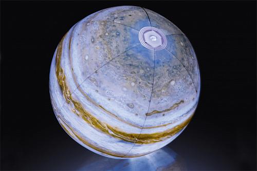  Мяч пляжный 61 см Bestway от 2 лет "Юпитер" с подсветкой арт. 31043